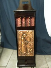 Huche à pain en bois massif avec jolie scène de décoration en cuivre