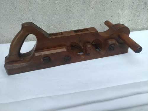 Menuisier rabot bouvet - menuisier,