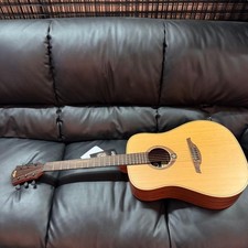 Guitare acoustique LAG GUITARS