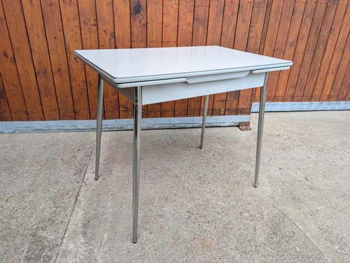 Table manger vintage - À,