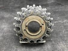 Ancienne roue libre cinq pignons, cyclo 72 made in France vieux cycle 