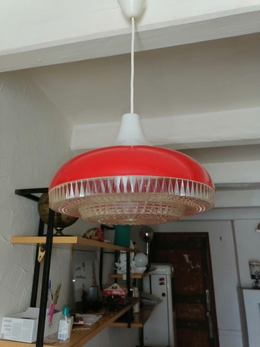 Lustre suspension space age