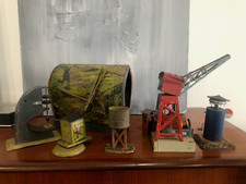 ANCIENS JOUETS EN TÔLE " MODÉLISME FERROVIAIRE " TUNNEL, GRUES... CR, ANFOE..