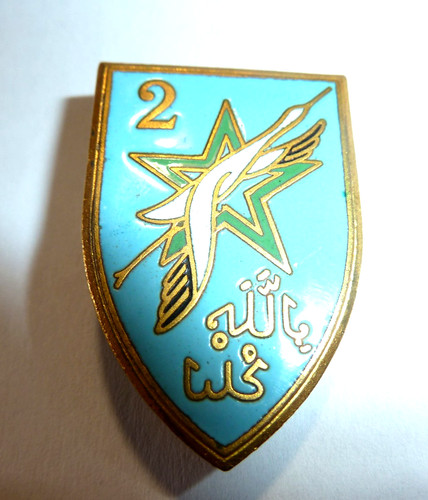 Rare insigne militaire 2éme - rare,