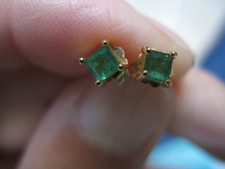 puces emeraudes boucle