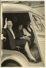 PHOTO ANCIENNE - VINTAGE SNAPSHOT - TRANSPORT TUBE FOURGON CAMION DRÔLE - TRUCK