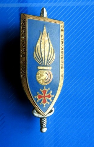 1037 insigne militaire - #1037#,