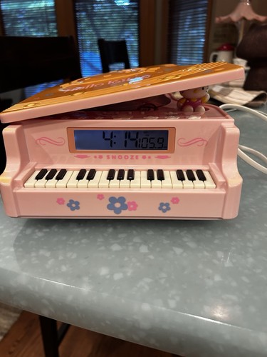 Hello kitty grand piano - hello,