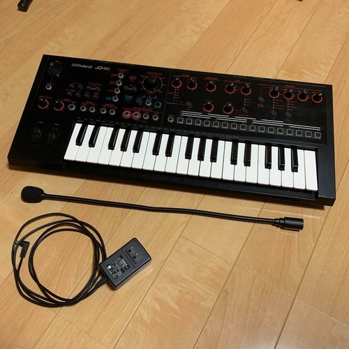 Synthétiseur croisé roland - croisé,