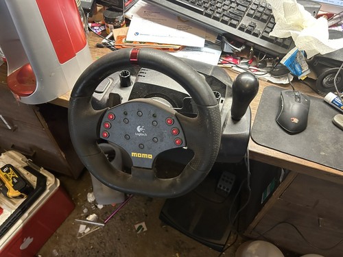 Logitech momo racing force - logitech,