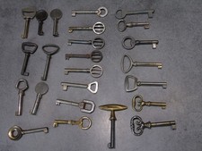 lot de 24 clé ancienne vintage pour meuble ancien armoire chevet tiroir porte ..
