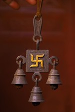 Pendentif d'amulète de cloche