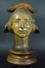 Vase symboliste anthropomorphe visage jeune femme coiffe Art nouveau 1898 Bergés