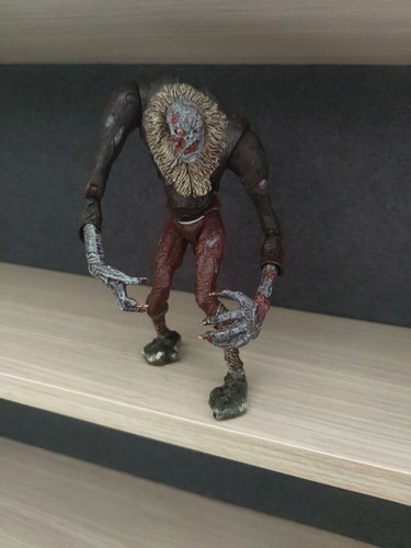 Figurine mezco toys silent - figurine,