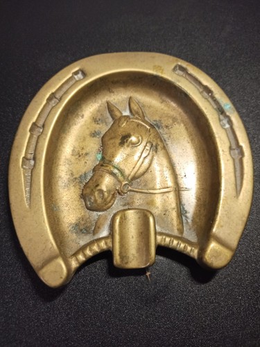 Ancien cendrier tête - , sabot