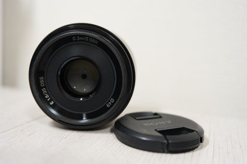 Objectif sony f1 8 - mm, oss