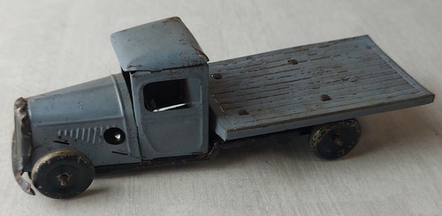 Ancien camion plateau
