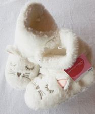 Chaussons boots chat blanc taille 30/31 Bronzini étiquetés à 10€