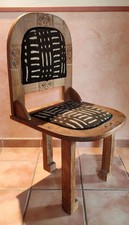 Chaise Africaine tripode en bois sculpté