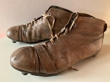 RARE ANCIENNES CHAUSSURES FOOTBALL TOUT CUIR - HUNGARIA ?