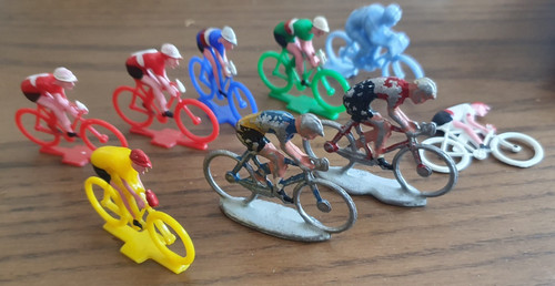 Lot coureurs cyclistes en - lot,