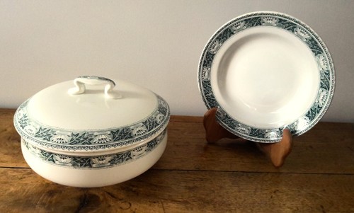Ensemble ancien plat - ensemble, creux