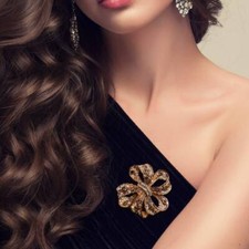 Broche noeud strass -  Idéal