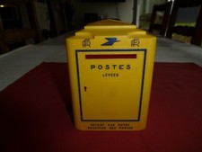 SUPERBE TIRELIRE  POSTES  EN PLASTIQUE JAUNE
