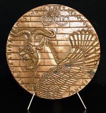 Médaille Céramique Griffon Mésopotamie Grype Main mythologie 1974 Debaets André