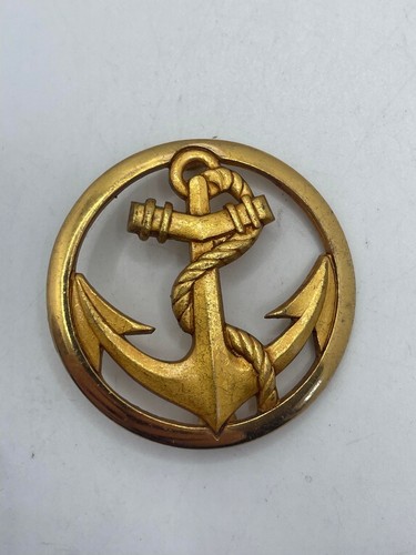 Militaria ancien insigne - militaria, beret