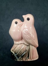 Petit sujet Couple Oiseaux Inseparables en Céramique Rose Art Deco