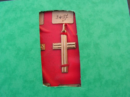 Croix religieuse ancienne - ,