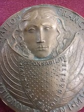 MEDAILLE bronze ART DECO femme