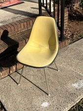 Herman Miller Eames Era Mid