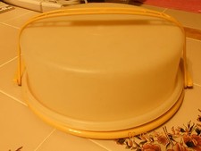 Vintage Tupperware Pie Cake