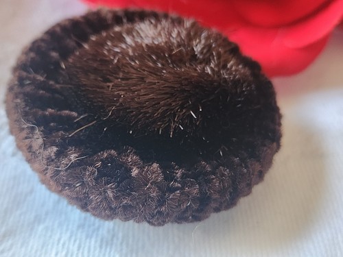 Haute couture énorme - , bouton