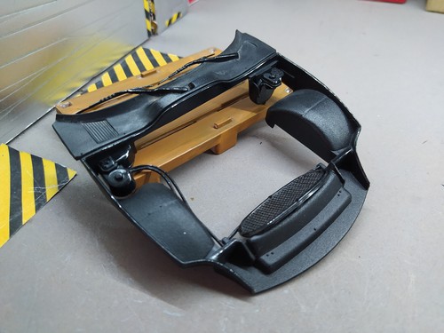 Compartiment moteur - 1/18,