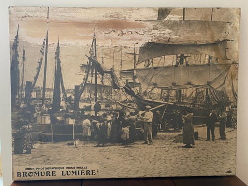 Grande photo entoilée - , sur