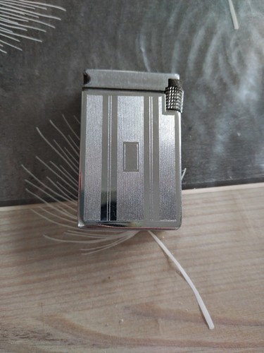 Ancien briquet feudor