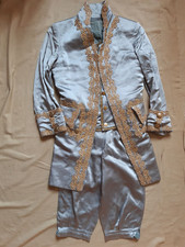 Habit brodé gentilhomme