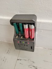 Ancien Chargeur Piles Rechargeables Multiples