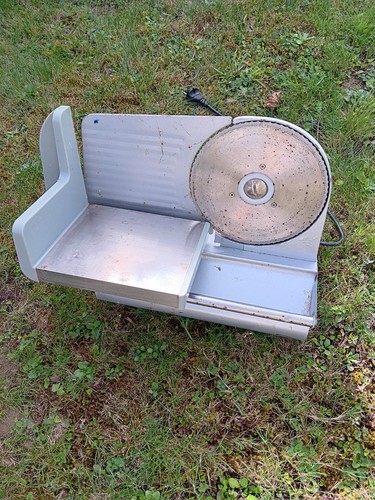 Ancienne trancheuse - ancienne,