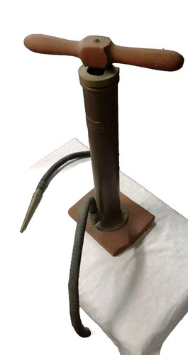 Ancienne pompe main - pompe,