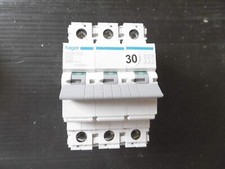 DISJONCTEUR NGN 310 D10 TRIPHASÉ HAGER OCCASION 30