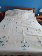 Nappe de table en coton de dimensions 240x135 et 12 serviettes de dimensions 39x