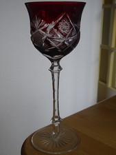 ANCIEN GRAND VERRE A VIN ROEMER CRISTAL TAILLER DOUBLER COLORER ROUGE ht 21,5 cm