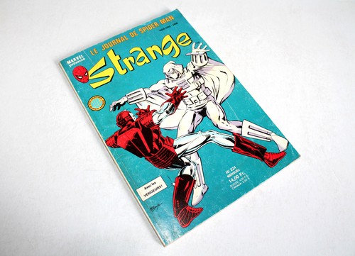 Strange journal spider - strange,