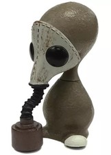 Mini Figurine Gas Mask (Mocha)