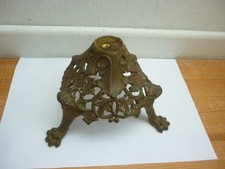 Ancien piètement en bronze à 3 pattes de lion , pied de lampe  , vase corné 1900