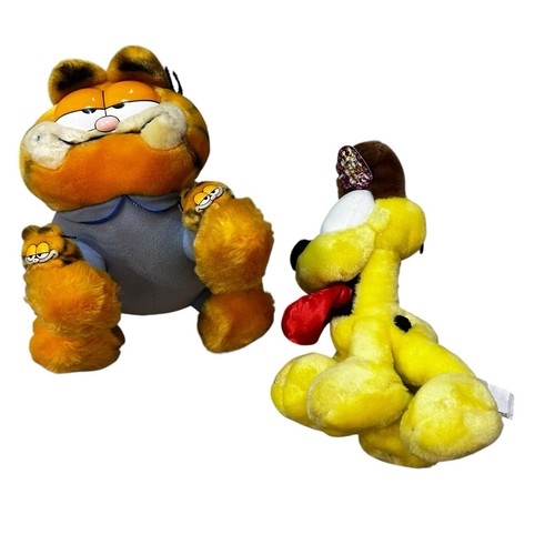 Garfield plush favorite - garfield, in